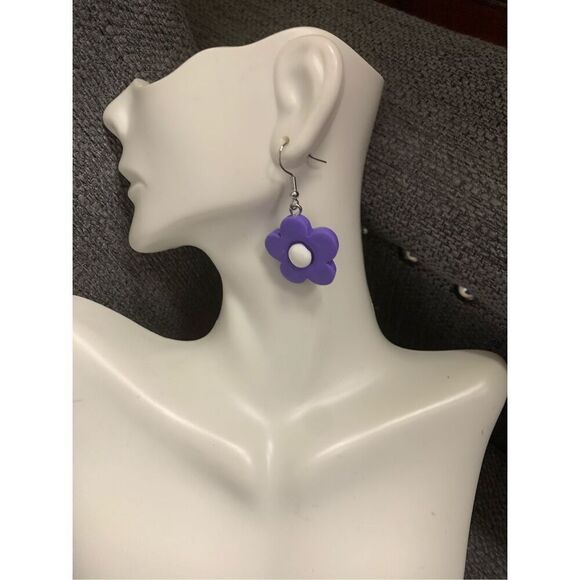 Daisy Dangle Flower Earrings - Picture 1 of 2